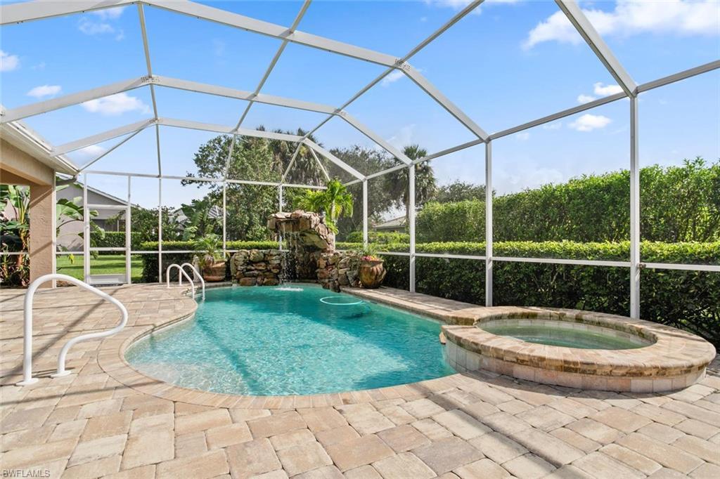 Big home w/ 5 beds and Pool in Fort Myers FL